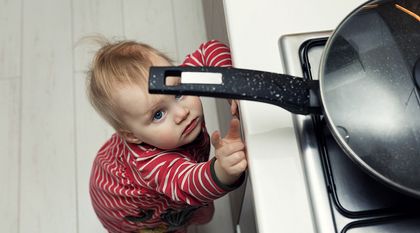 Bild zum Artikel: Die Wohnung kindersicher machen – so geht's!