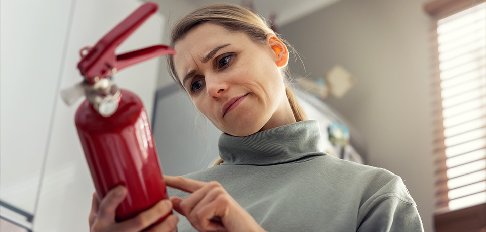 Feuerlöscher, Löschdecken – so geht's!